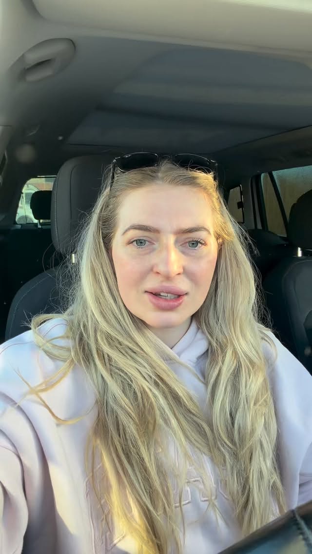 • Spend the day with me •
Come spend the day with me post shop refresh 🤍