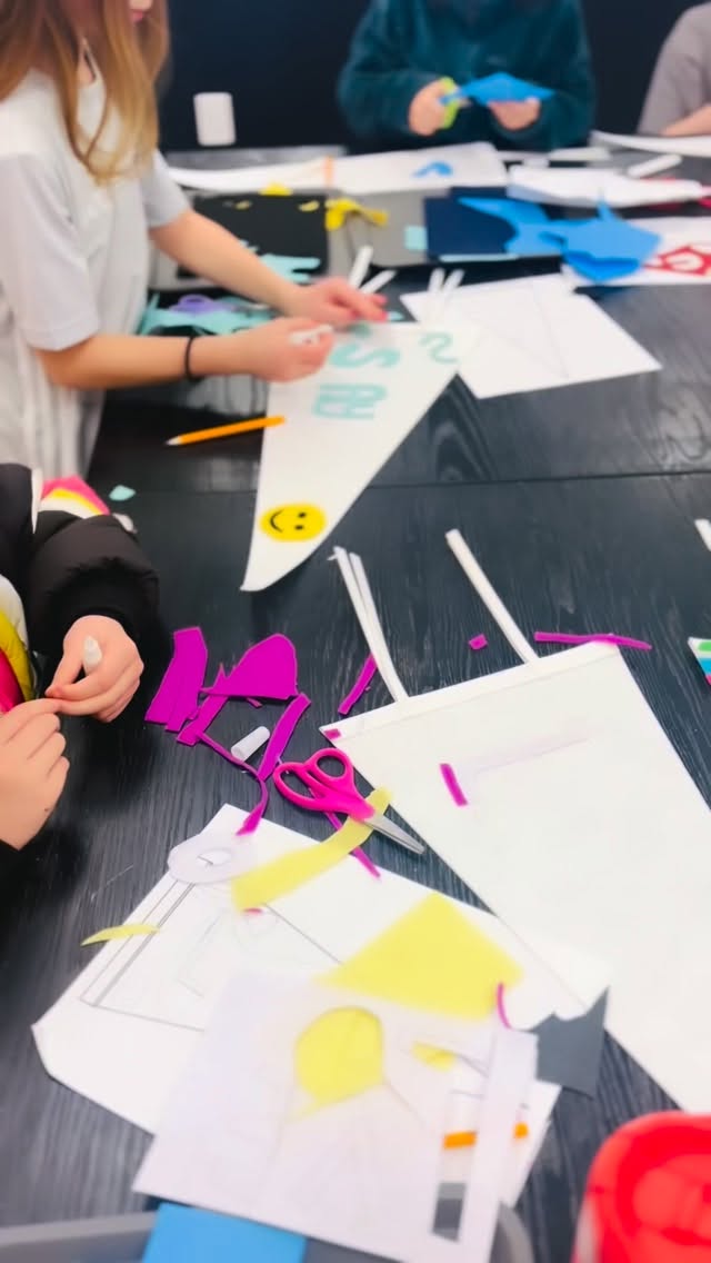 Spring class sign ups are live and up on our site! Don’t miss out. SIGN UP TODAY! 😍
Dabble with us after school and craft unforgettable D.I.Y. projects like these adorable pennant flags 👩🎨#districtdabblelab
#bethesdamd #shopsmall #craftygirlsclub