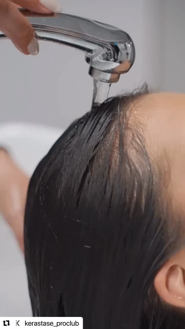New Product Alert ‼️ 🤍
Discover the science behind the shine - Gloss Absolu’s Hydraglazing Technology.
Powered by Hyaluronic Acid and Glycolic Acid, this breakthrough formula deeply hydrates, smooths, and plumps the hair fibre from within while refining the surface for a mirror-like finish.�The result? Weightless movement, long-lasting frizz control, and ultra-reflective shine your clients will love.
Thank you @roxanastefan_ for this stunning content. Repost from @kerastase_proclub
#Kerastase #salon167davidlloyd #GlossAbsolu #HydraGlazing