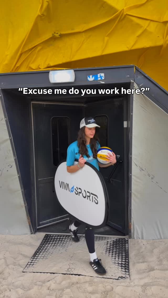 Does the outfit give it away ? 👀
#trend #prague #worklife #beachvolleyball #volejbal