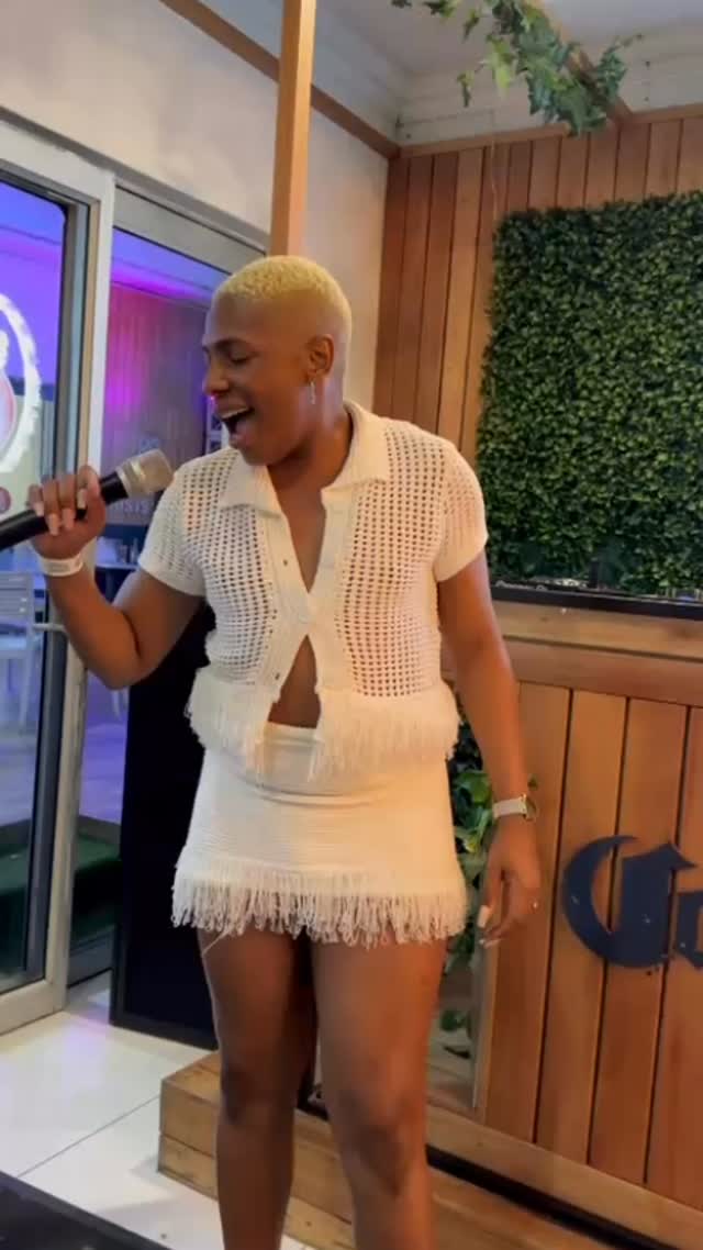 It’s Request Hour O’Clock 🎤⏰🔥
Drop your favourite track and let’s turn the volume all the way up! 🎶🍾
Your song. Your vibe. Your moment.