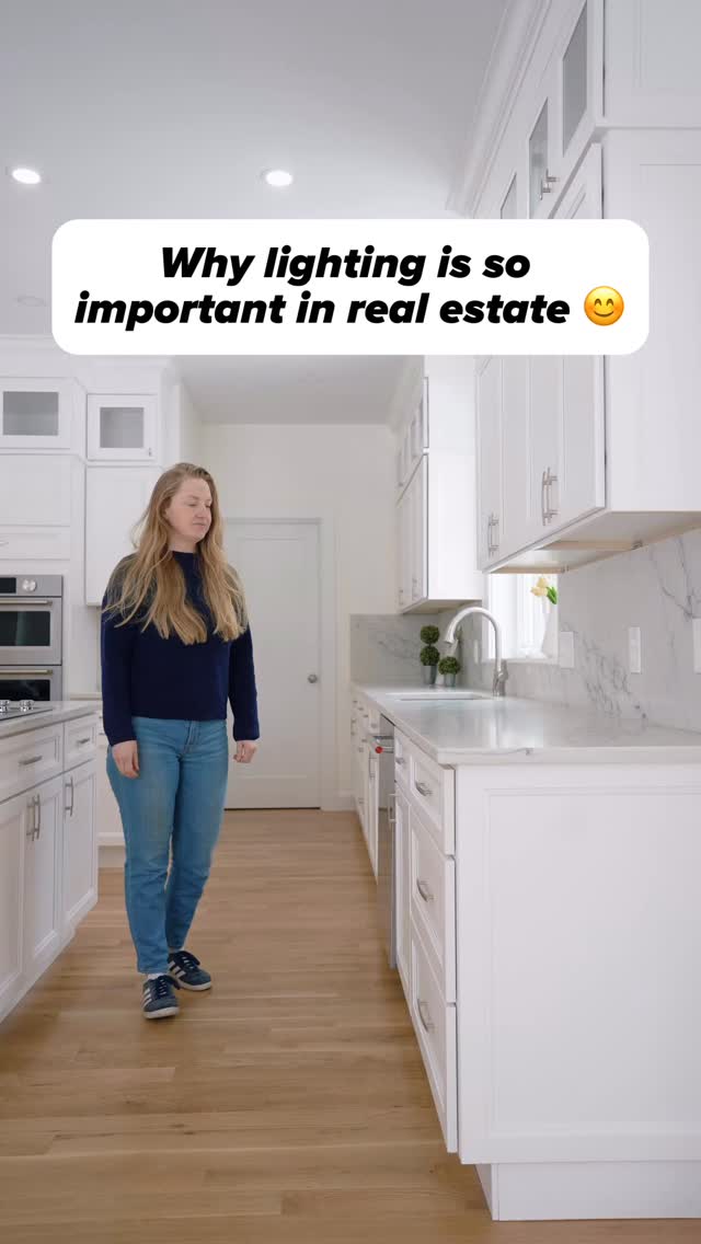 Believe it or not, we don’t need the lights on to capture beautiful photos. By shooting multiple exposures, we can turn even a dark room into a bright, polished image