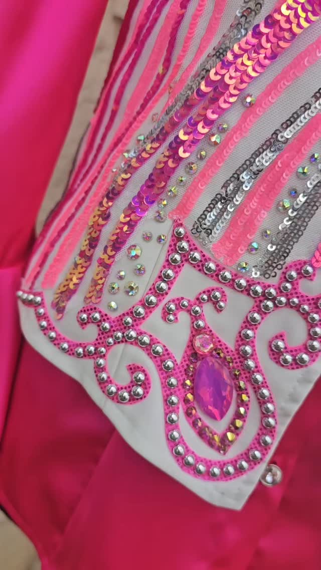 TETWP Vest set! So adorable! Www.rodeoqueenclothes.com
#rodeoqueen #rodeoqueenfashion #rodeoqueenvest