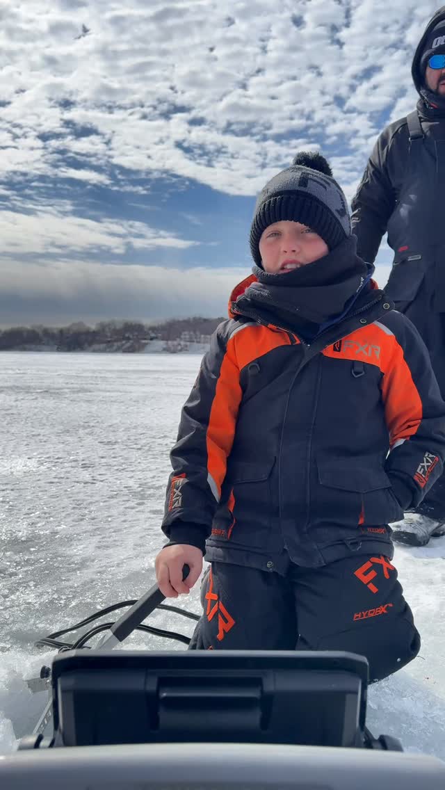 Running Live Sonar on the ice?
You need an 8” hole.
It fits all major live sonar brands and keeps your transducer moving freely.
Want to stay on top of fish and drill even faster?
Run a 6” RAZR with 2D sonar and a fishing partner to help call your next move.
Fish smarter. Drill faster. 🎣⚡️
#razriceaugers #icefishing #livescope #megalive
