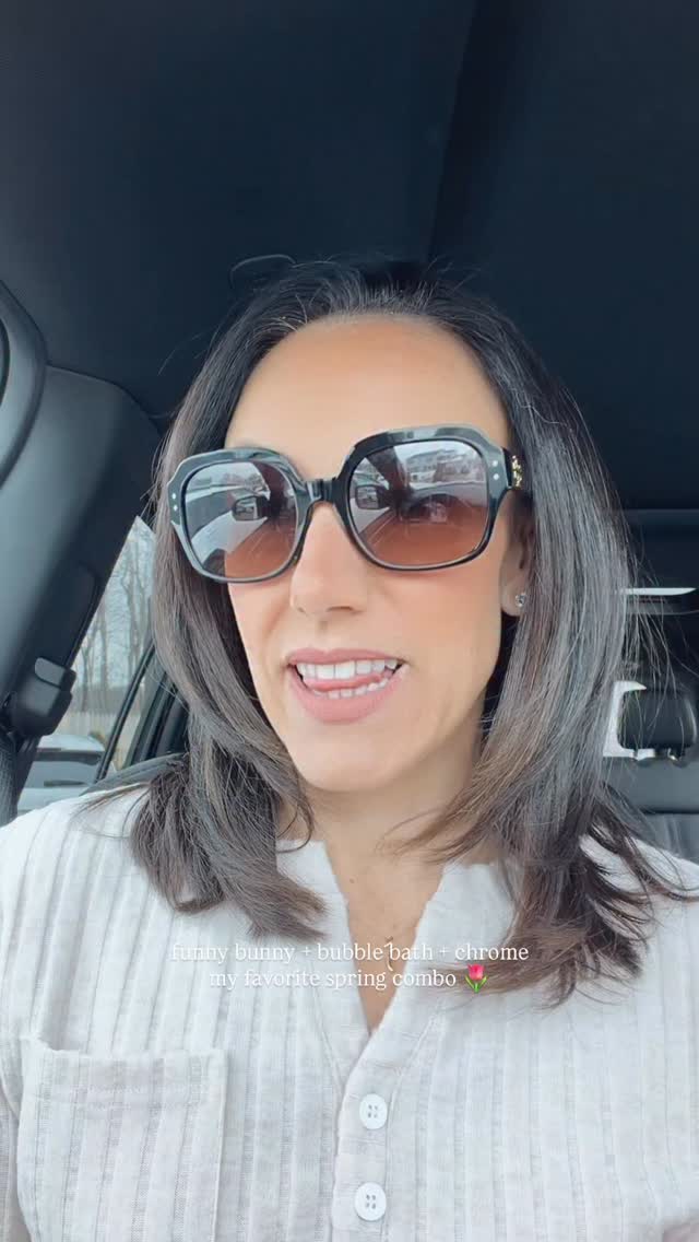 My girl @gelledwithally slayed it again! 💕
Taking my over grown classic French tips straight into spring with my FAVORITE chrome combo I am ready for the flowers to start sprouting through the snow! 🌷
#rachaelforreal #nailinspo #nailtransition #nailday