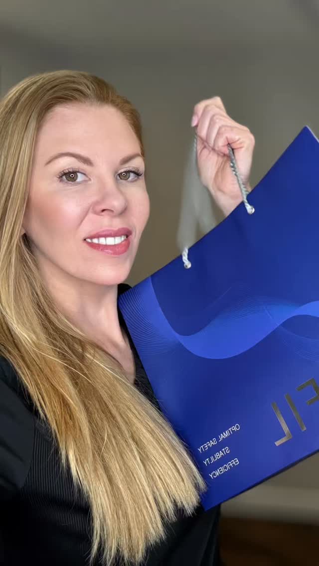 🤍 FILLER WAREHOUSE UNBOXING 🤍
Today’s delivery from Filler Warehouse did not disappoint - it felt like Christmas in the clinic! I’ve stocked up on some absolute essentials and a few new goodies I can’t wait to try.
✨ Infini V5 Skinbooster - my go‑to for that hydrated, glass‑skin glow.
✨ Infini Complete Meso Starter Kit - so excited to start using this on clients.
✨ A gorgeous mirror - perfect for showing you your results instantly.
✨ A cute notepad, pen, lip pad, headband and sweets (my favourite little treat!).
✨ And of course… four boxes of Teofil dermal filler to keep those gorgeous enhancements coming.
Feeling so grateful - thank you so much, Filler Warehouse. I can’t wait to put all of this to use and create even more beautiful results for my clients.
Which product are you most curious to see in action first? Let me know in the comments! 🤍
🤍 Aesthetics Clinic
📍 Based in Warrington, Cheshire
✨ Over 18’s Only
#aestheticswarrington #aestheticscheshire #teofildermalfillerscheshire #infiniskinboosterscheshire #aestheticsunboxing