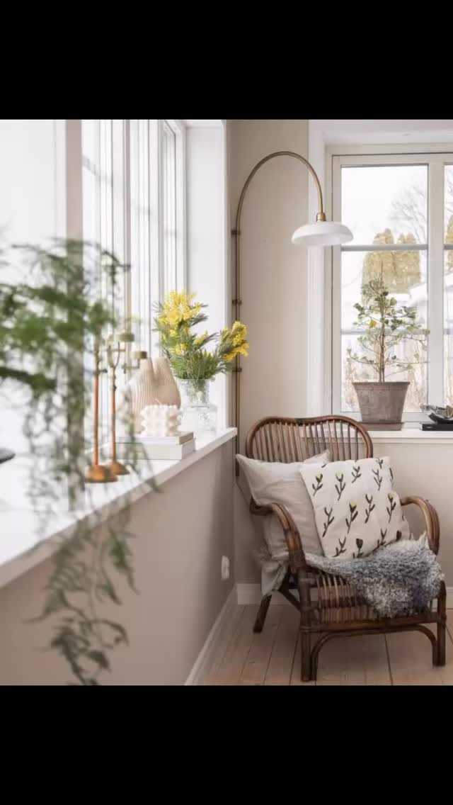 🍃🌱VÅRNYTT!
.
Nye lamper kommer snart inn til oss! Om du vil sikre deg en eller flere av disse lekre favorittene våre send meg gjerne en melding så jeg kan bestille til deg 🙌🤩
.
NB! Begrenset antall på lager så vær rask!
🌱🍃🌱🍃🌱🍃🌱🍃🌱🍃🌱🍃
.
@stromshaga #vårnytt #tidløselamper #åpenthavinteriør #husoghytte #interiørglede