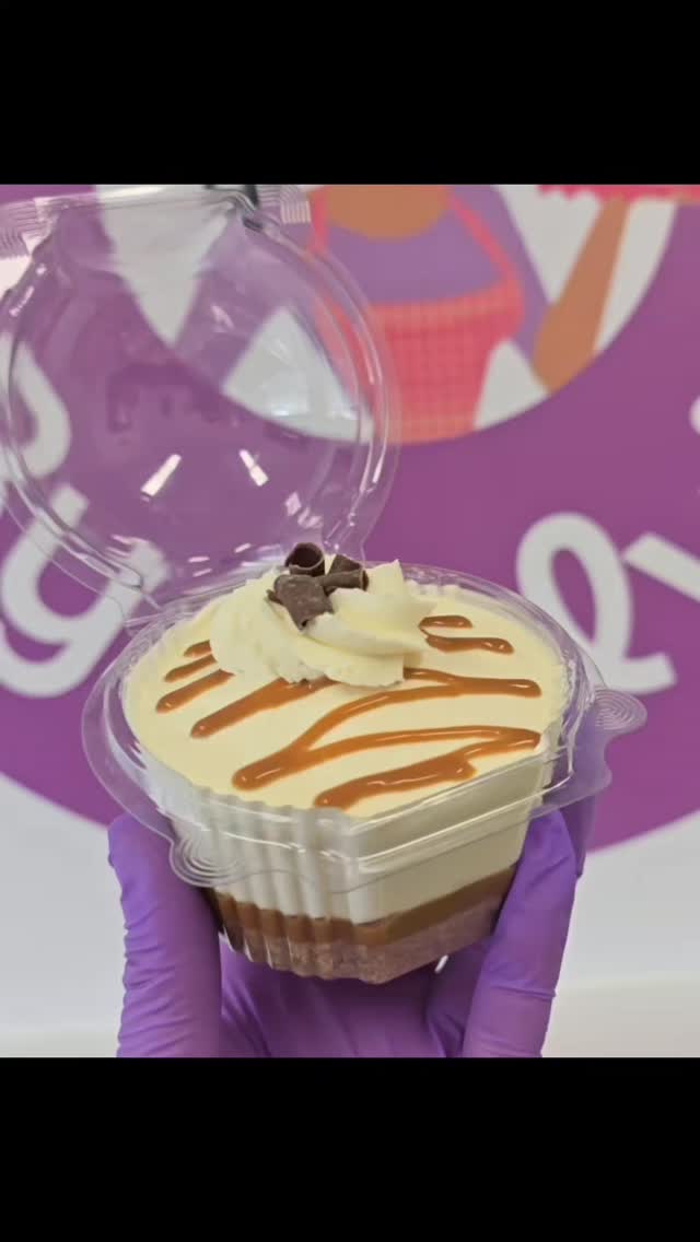 We're Irish 🇮🇪
Our delicious Multi Award Winning Cheesecakes are definitely one to add to your shopping bag!
Premium Desserts in sustainable packaging ♻️
Irish Cream, Irish Butter, Irish Cheese sourced locally 🇮🇪
Multi Award Winning 🏆🏆
Handmade fresh in small batches 👌🍰
Where would you like to see us next? 📍
#treatsbysylvia #Ireland #IrishFood #desserts #cheesecakelovers