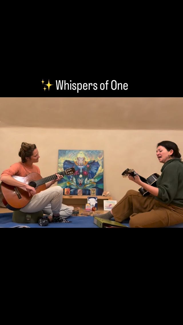 Kom je graag mee zingen? Onze volgende zangcirkel is zaterdag 14 maart, 20u-21u30 @ de drakenvlieg.
Inschrijven via whispersofone@gmail.com.
Meer data: www.drakenvlieg.be