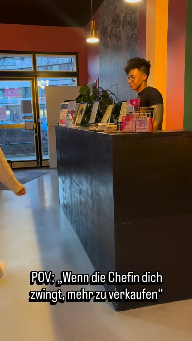 Natürlich alles hoch professionell und ohne Druck 😁🥲
#comedy #viral #berlinbeauty #tigerlilywaxing