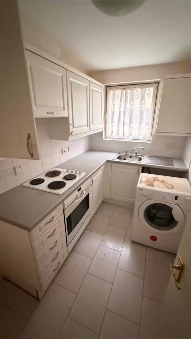 Big rip-out. No mess left behind.
Kitchen units, bathroom suites, tiles and rubble all cleared the same day and disposed of responsibly.
Reliable. Efficient. Local.
#edinburghrenovation #wasteremovalservices #localbusinessscotland #rubbishcollection #propertyrefurb #domesticwaste #commercialwaste #sepaapproved #edinburgh