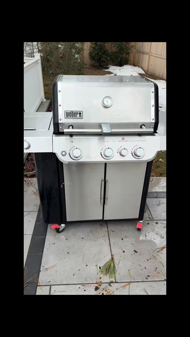 Grill cleaning #grillcleaning #ovenclean #lynxgrills #hamptons #webergrills