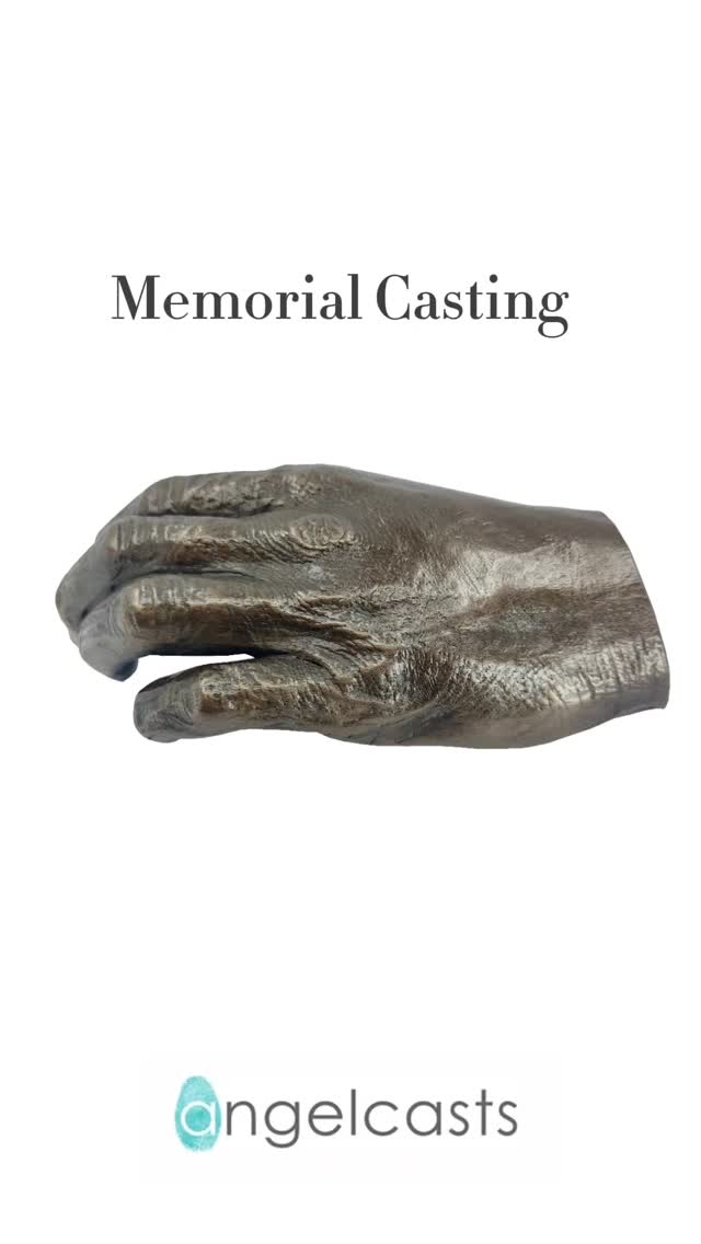 A recently completed commission. Taken before Christmas but now safely home. These casts are never easy, but I do enjoy being able to give something at a time, when so much has been taken away.
Little adjustments (if agreed upon) can make such a difference to the final casting, it's appearance and how it feels. Because these moments are so precious, it's why I don't offer plaster. Only stronger materials to avoid heartbreak all over again.
#memorialcasting