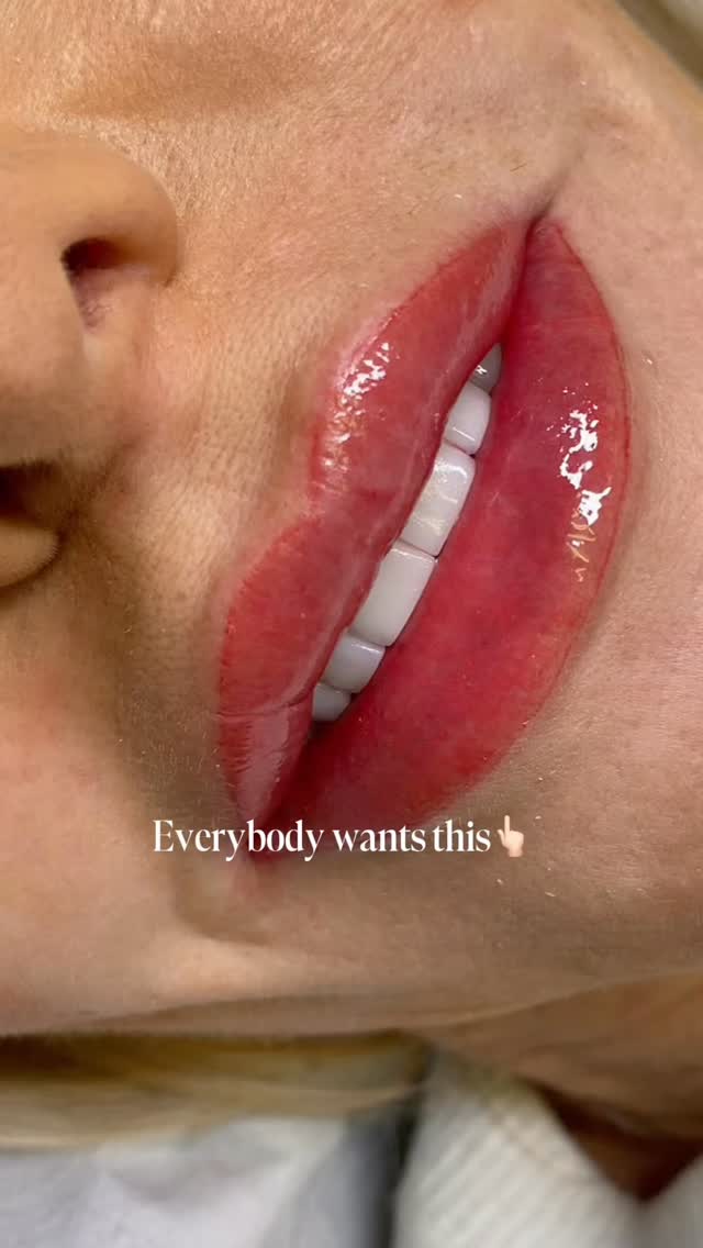 Transform your lips with Lip Blush 💖✨
Correct uneven tones, add a natural color, and subtly define the contour.
We use @tinadaviesprofessional pigments in Pink Rose and Dusty Pink for a healthy, long-lasting finish.
Perfect for lips that look faded or need a natural boost.
Results that enhance your smile without a makeup effect.
Ready for your perfect lips?
Book your appointment today 💫
#lipblush #pmu #permanentmakeup #spmucardiff #lipblushcardiff
