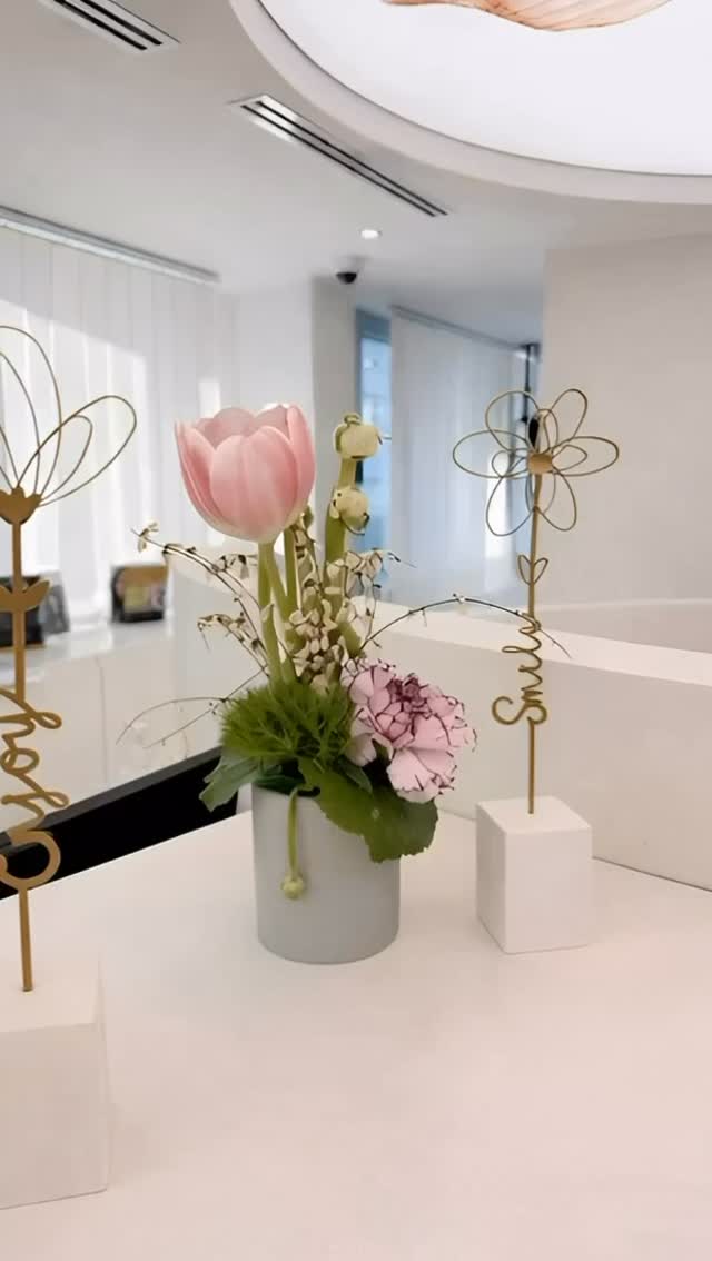 🌷SMILE 🌷
🌷Le printemps fleurit… et votre sourire aussi !
Que cette belle saison vous apporte douceur et joie, et fasse éclore votre plus beau sourire 🌷✨
#printemps🌸 #fleurs #sourire #saison #cabinetorthodontie