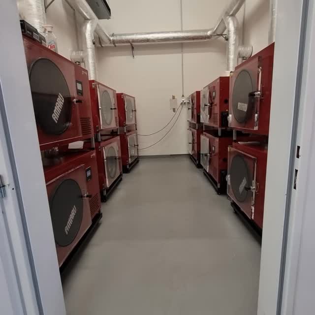 Someone mentioned red beauty? AMARU freeze dryers are genuinely manufactured in Czech Republic 🇨🇿, with strong focus on quality and industrial-grade components. That's why @yoggies_krmiva rely on a proven solution that has been operating under heavy workload for more the 4 years, with on-site support.
#freezedryer #fooddrying #madeineu #madeinczech #producednotonlyassembled