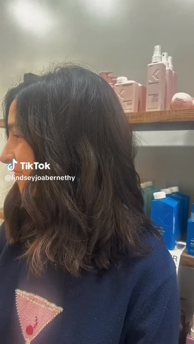 A fresh cut with some layers to add body & movement ✨
Cut by @locksbylindseyjo
#haircut #westchester #hairsalon #hairstyles #layers