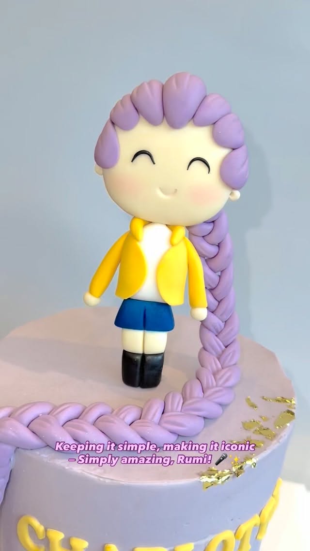 Simply amazing, Rumi ✨
A clean and simple K-pop cake with all the main character energy 💖🎤 Sweet, stylish, and effortlessly cool — just the way we love it.
#KpopCake #BirthdayCake #rumi #girlcake #belsourire