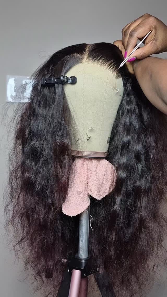 As my children say, "it's okay, mistakes happen. Just try again".
Grateful to everyone who has been riding with me since the start of Willie Wigs. Thank for trusting and being here to see me when I knew nothing till present as I'm still learning 🙏.
Confident in my craft but oh so humble to learn more.
Let's keep growing together 🫶
#motivationmonday #wigsforsale #lacewigs #wigcustomization #wigstyling