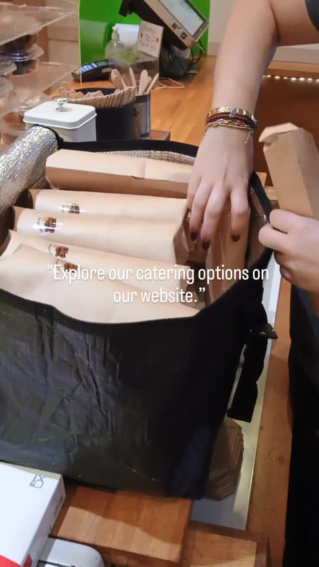 30 falafel wraps 🧆🌯
Fresh, healthy, and just what you need for a lunch break.
Thank you Kingston Council for supporting our hummus love! 💚
#catering #kingstonuponthames #foodies #events @kingston_council