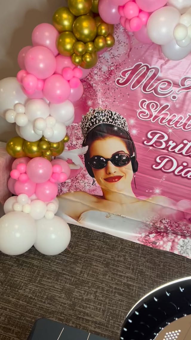 Letโs us create your princess moment! Book your balloons with Iconic Balloon Designs