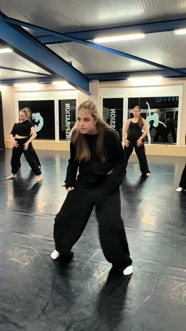 Am Freitag und Samstag durften wir als Gasttänzer für die Tanzoase Brig von Irina Studer auf der Bühne im Zeughaus stehen ❣️#tanzwerkstattfame #famedancers #onstage