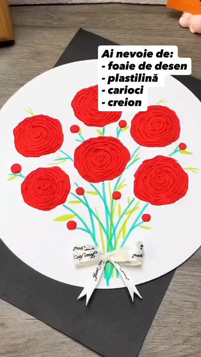 O activitate creativă și foarte ușor de realizat, perfectă pentru cei mici.
Din plastilină modelăm florile, iar cu cariocile desenăm tulpinile și frunzulițele.
#gradinitaonline #activitaticopii #activitatipentrucopii #kidsactivities #activitiesforkids