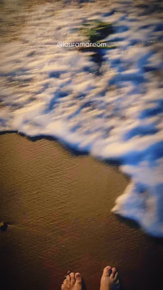 Tentaram ensinar que mulher precisa ser estável.
Mas mulher é mar.
E mar nenhum pede permissão para ocupar espaço.
Feliz dia da mulher !
#diadamulher #empoderamentofeminino #lugardemulheréondeelaquiser #estrategiadeimagem #posicionamientofeminino