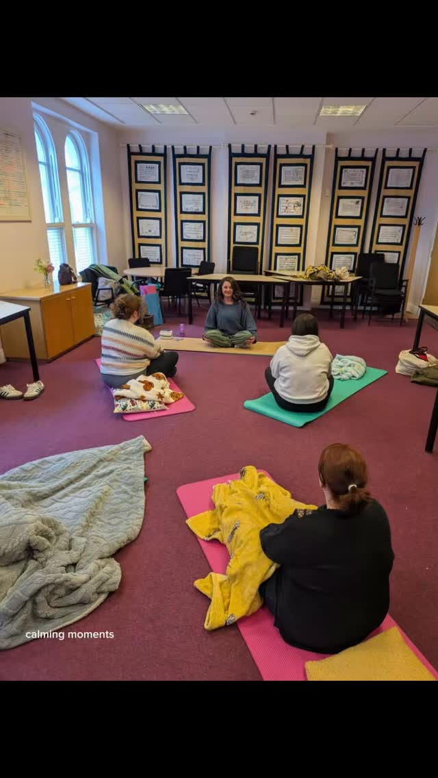 ♾️ Regulate ♾️ with TRE
Releasing stress and tension today with an amazing group of women
#bennubloomhealing #derry #stressrelease