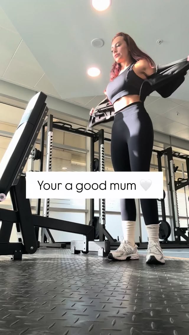 Strong mum.
Tired mum.
Busy mum.
Still showing up.
Still trying.
Still loving your kids through it all.
You’re a good mum 🤍
#motherhoodthroughig #mumfitness #onlinecoach #fatlosscoach #gym