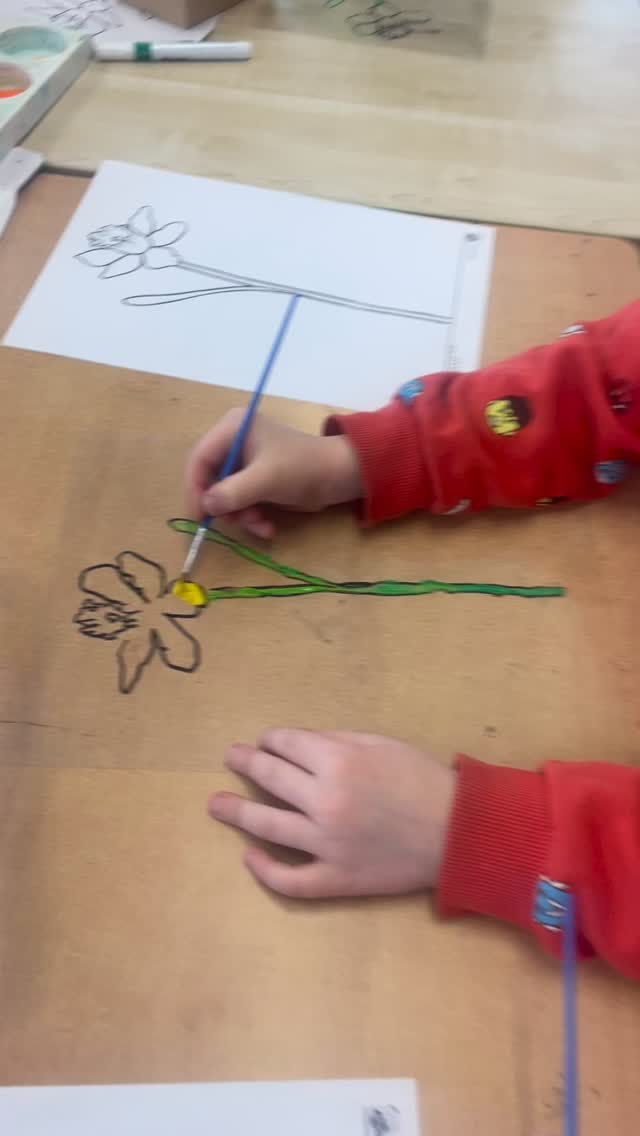Spring has sprung in senior infants and first class 🌼 🖼️ #spring #art #daffodils @educate.together