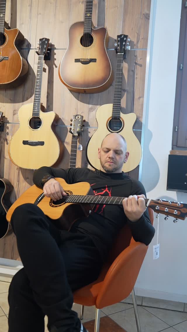 Auf der Suche nach deiner Traumgitarre? ✨🎸 Entdecke jetzt die neuen Merida Modelle bei uns
#meridaguitars #akustikgitarre #musicstore #welovemusic #zellamsee