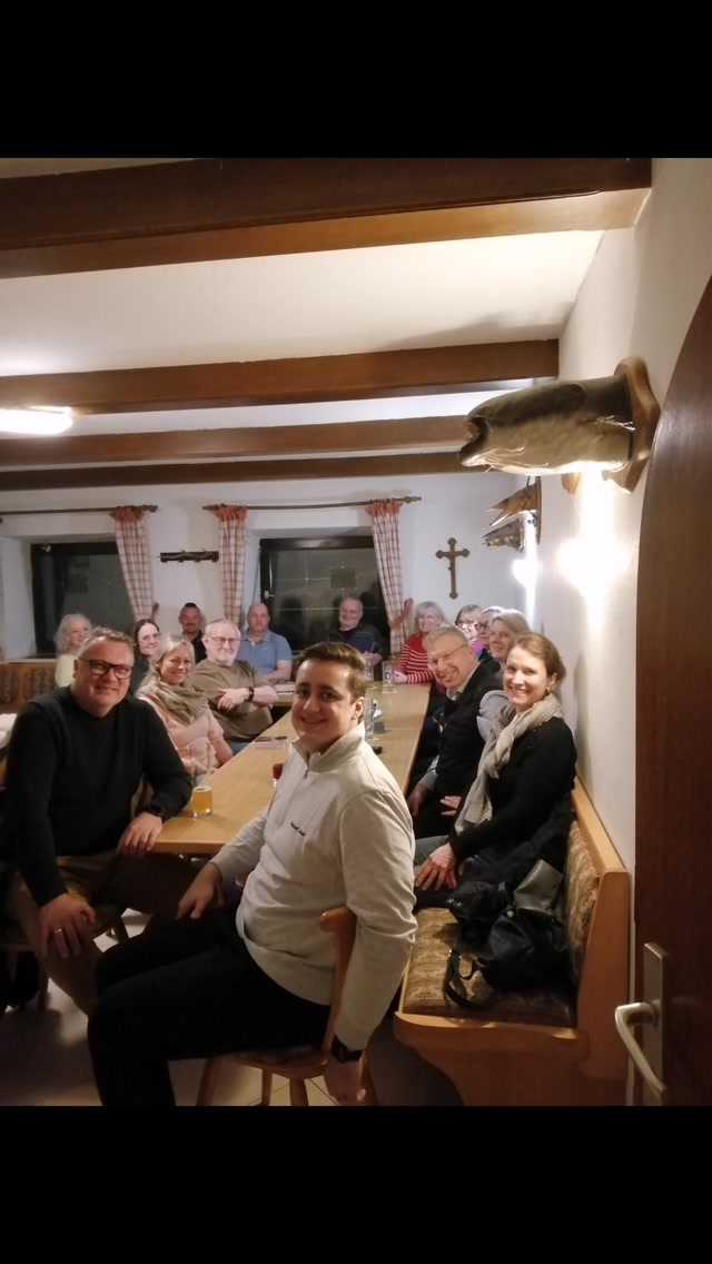 Wahlkampf Abschluss im Gasthaus zur Hecke.
Bitte gehen Sie Sonntag zur Wahl. Die Gesellschaft lebt davon, dass wir das Wahlrecht nutzen. Schenken Sie der Jungeliste Bürgerliste Pfarrkirchen e.V. ihr Vertrauen. Für ein lebendiges Pfarrkirchen, das wir im positiven Sinne weiterentwickeln wollen.
#Stadtrat2026
#pfarrkirchen