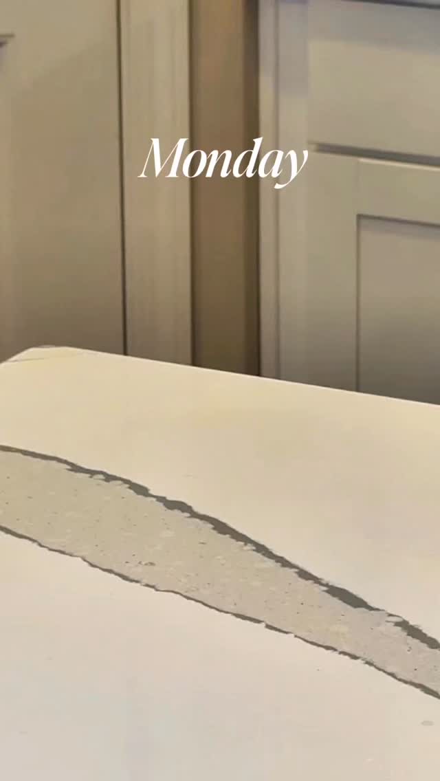 Hello Beautiful has Nourishing Body Butters for everyday of the week! Choose your favorite at www.HelloBeautifulBrand.com #bodybutter #skincare #skinbarrierrepair