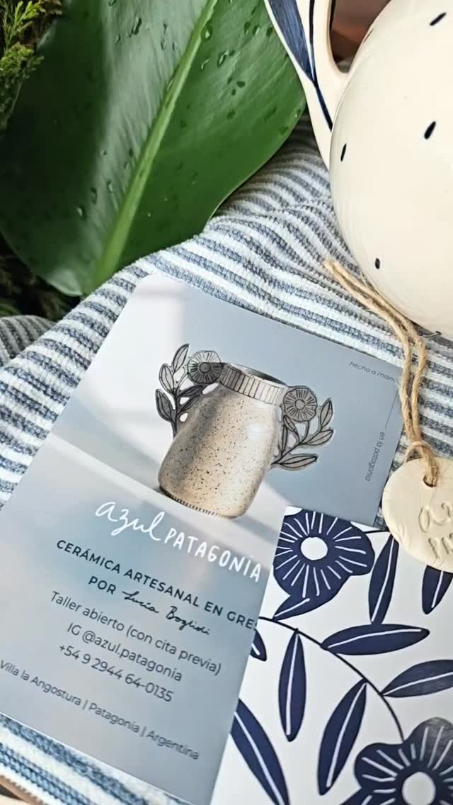 Minhas peças lindas by @azul.patagonia
Uma visita desejada ao ateliê dessa ceramista
criativa e doce, Lucía e sua alma que reflete a Patagônia Argentina.
Agora quando o coração doer de saudades da Patagônia, além de visitar seu Instagram... tenho suas peças para tocar e curtir!
Foi uma emoção estar aí no seu lugar de criar
coisas belas 🙏🏼 obrigada!
#homedecor #pottery #ceramics #mesaposta #patagonia