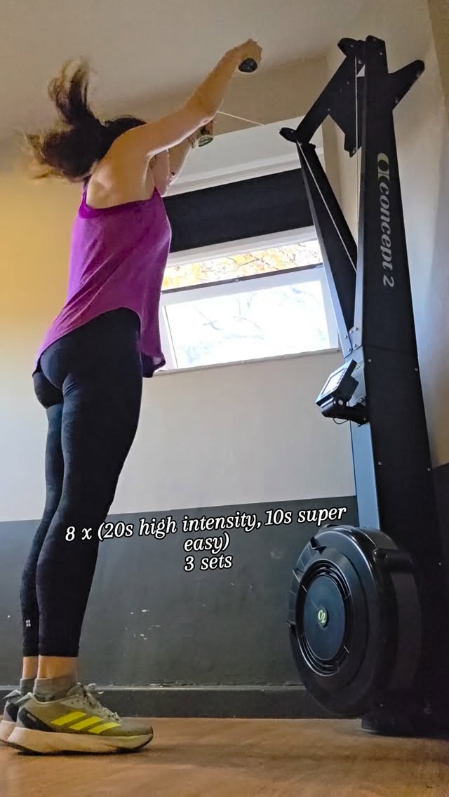 Keeping it simple.
⏳️Just 12minutes working time. 30min commitment inc. warm up & cool down.
When you've got a block of focused sedentary work ahead, start (or break it up) with a quick and simple burst of movement.
5min easy warm up (any cardio or super easy run to gym)
Two or three sets total of.....
8 x (20s high intensity effort, 10s super easy recovery)
Ski erg is one of my fave's but use any cardio equipment of choice.
🔀 Switch equipment after each set if you wish to mix it up.
⏱️ Regression: switch the working intervals to 10s work, 20s super easy.
5-10min cool down/stretch esp. muscles worked.
Easy jog or brisk walk onto your productive day 😃
Intensity drives adaptation 💪🏼
Strategic bursts of high intensity can deliver big physiological and neurological benefits in a short amount of time....
🧠
...by the release of BDNF: Brain derived neurotrophic factor, often called "fertiliser of the brain" a protein that helps brain cells grow survive and form new connections, improve learning & memory and protect against cognitive decline.
#brainhealth #exerciseforfocus #hiit #fitwellmove