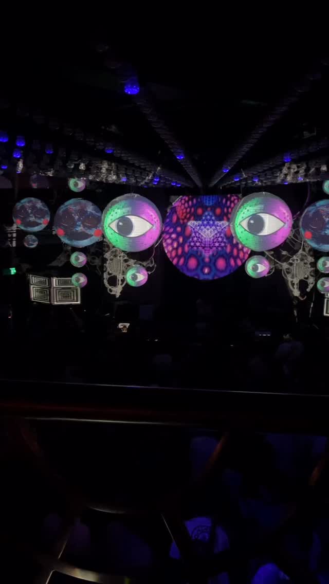 Y así y así.. 🫶🏼💻📽️