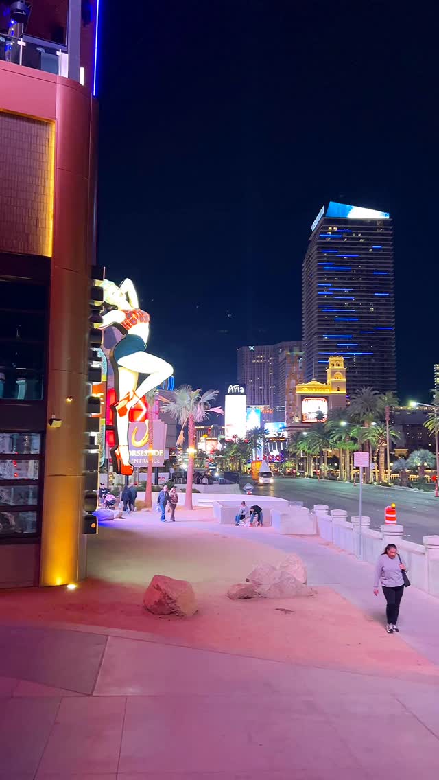 Las Vegas Strip view with Bottled Blonde on one side, The Cosmopolitan shining in the middle, and Bellagio glowing up ahead. Drinks, lights, fountains, and people watching all in one frame. Are you team party patio or team fountain view?
Grab my FREE Las Vegas Mini Guide using the link in bio. 💫
#LasVegasStrip #BottledBlonde #CosmopolitanVegas #Bellagio #MikeyInTheMixVegas