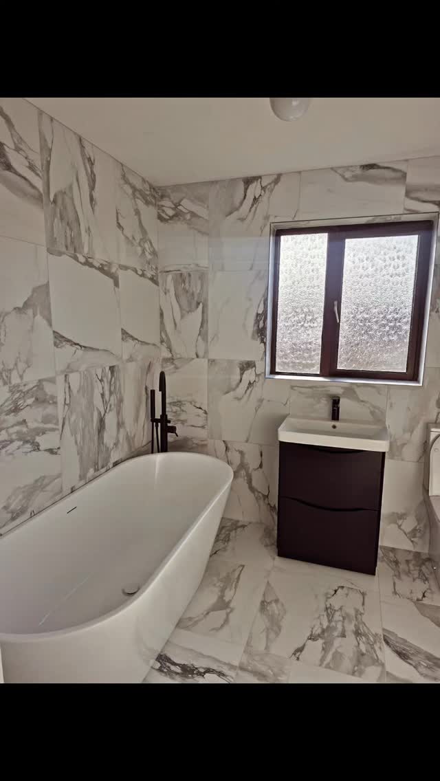 Beautiful finished bathroom in 60x60 marble effect, another classic!!#newtownabbey #belfast #glengormley #carrickfergus #floortiles
