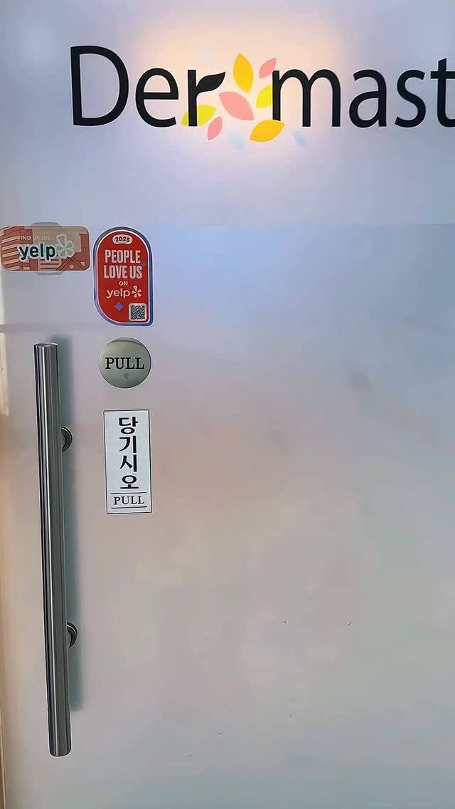 🩵The hottest combo right now: Radiesse + Rejuran 🤍
📍 3000 W Olympic Blvd #305, Los Angeles
📞 213-814-8410
Radiesse lifts and defines nasolabial folds, marionette lines, and mouth corners for natural facial contour.
Rejuran on the front cheeks keeps skin hydrated and improves hollowness 💧
Subtle, natural, but noticeable improvement in facial contour and skin condition🍀💌
Radiesse & Rejuran = highly recommended ✨
DM us to book your consultation 🤍
#Radiesse #Rejuran #ContourLift #VolumeBoost #HydratedSkin #DermClinic #FacialLine #SkinCareGlow #FacialContour
요즘 가장 핫한 조합, 레디어스 + 리투오 🤍
레디어스로 입가, 마리오네트, 팔자 부위를 잡아주니까 얼굴 윤곽이 자연스럽게 살아남.
리투오는 앞볼 중심으로 시술해서 촉촉함이 오래가고 패임/꺼진 느낌이 사라짐 💧
과하지 않지만 확실하게 달라지는 얼굴 라인과 피부 컨디션.
레디어스 & 리투오 조합, 진짜 추천 ✨
DM으로 상담 예약 가능해요 🤍
#레디어스 #리투오 #윤곽개선 #볼륨업 #촉촉피부 #피부과추천 #얼굴라인 #피부속보습 #피부관리