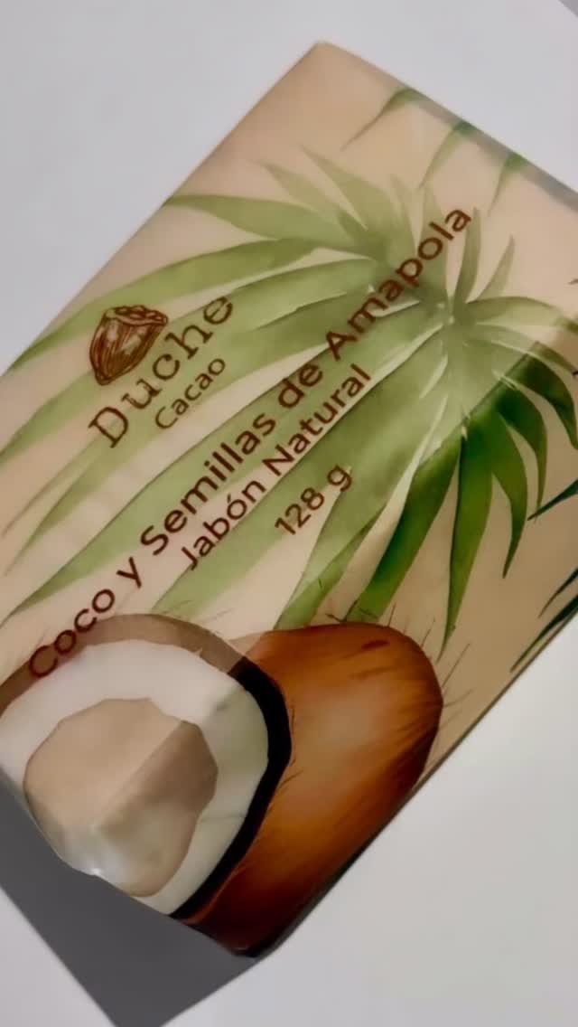Prueba una exfoliación delicada e hidratación profunda para tu piel con nuestro nuevo jabón natural de coco y semillas de amapola 🥥🏝️🙂#jabonesartesanales #kitsderegalo #jabóndecoco
