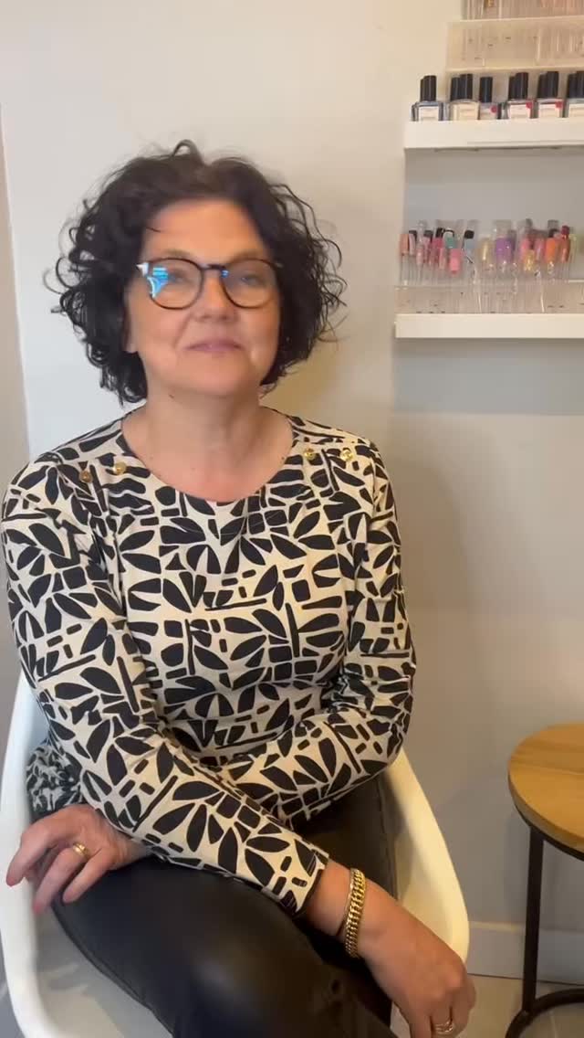 Parce que c’est encore vous qui en parlez le mieux 🗣️
Si toi aussi tu as envie de conseils personnalisés pour t’aider dans ta routine au quotidien, n’attends plus et prends rendez-vous pour ton atelier boucle 👩🏽🦱
#coiffeur77 #curlyhair #routinebouclée