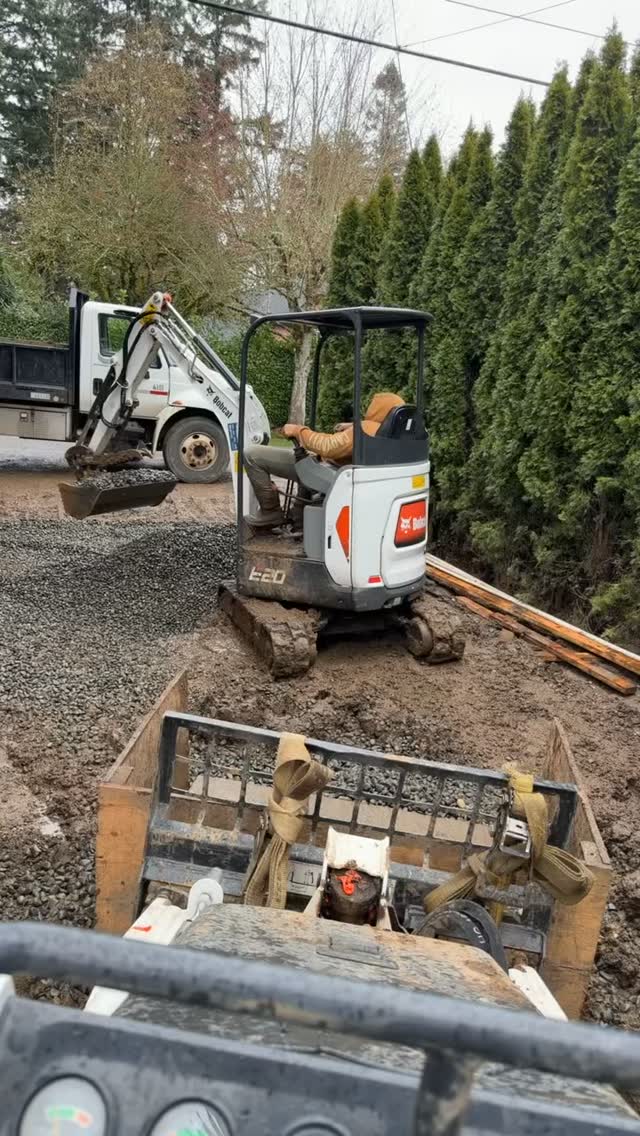 Friday and ready to go home! #weekendvibes #construction #relax #tgif