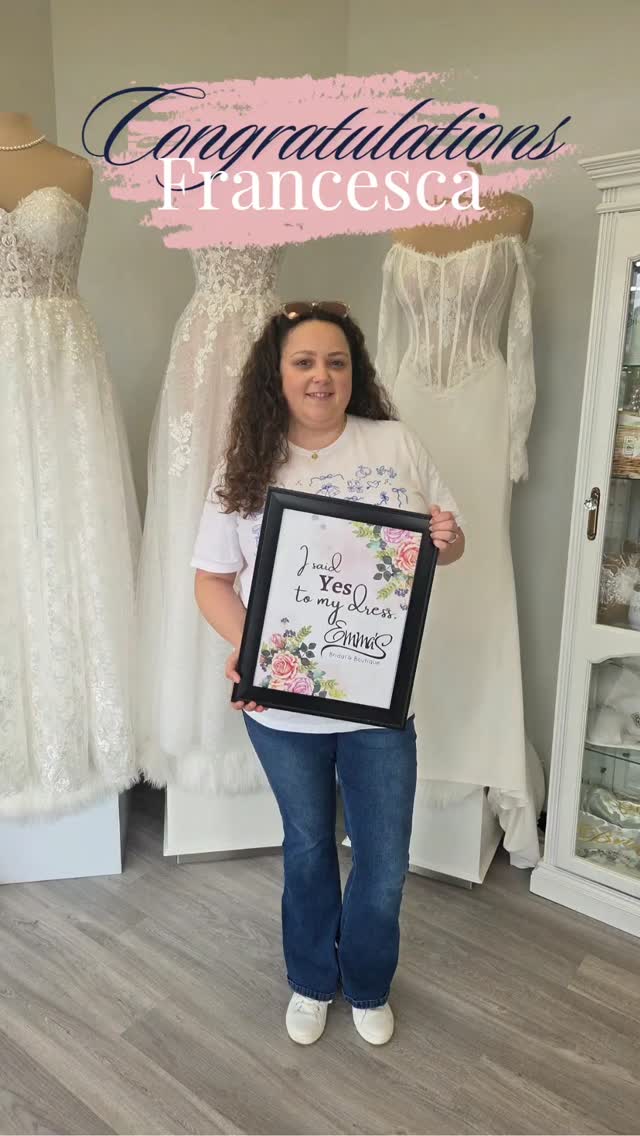 Congratulations to our new bride Francesca. She and bridal team say "Yes to the Dress".! YAY ✨️ 💐 🍾 🥂