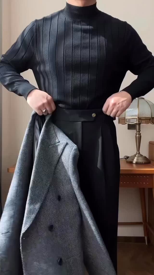 Elegance is not about excess.
It’s about precision, presence, and the confidence to stand apart.
Every detail matters.
Every movement reflects style.
This is not just fashion.
This is timeless luxury.