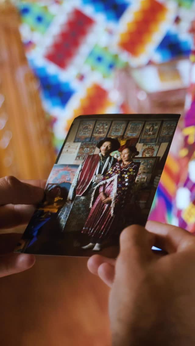 We found a sense of home again with a family in this remote Himalayan village.
7 years after Thomas’ first visit, we found ourselves back in the tiny hamlet of Pukchung. Chhodon and her family invited us into their sacred family temple.
The day was a blur of tradition and laughter:
✨ Attempting family portraits (while little Tenzin stole every single shot 😂)
🥟 Learning the art of potato-spinach momos by the wood-fired stove
🙏 Finding peace in a moment that felt completely suspended in time.
It’s moments like these that turn a journey into a story we want to share and remember.
#spitivalley #himalaya #travelstory #culturalimmersion #humanconnection