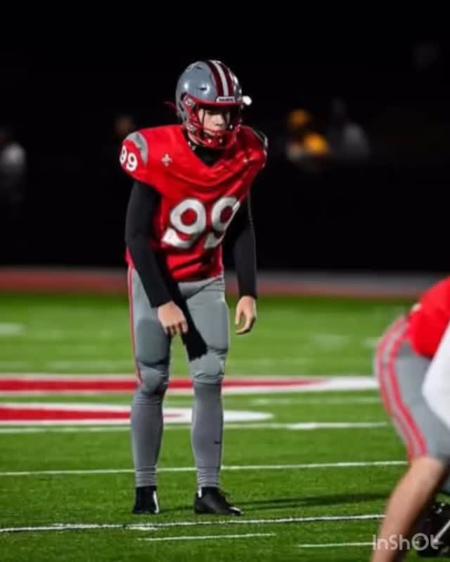 NEVER SATISFIED… 111 kg & 110 kg (244 lbs & 242 lbs) cleans, 350 lbs BS, and a 210 lbs BP from William Sterling (junior football athlete for St. Christopher’s School). This young man has come a long way since his days in the middle school lifting programs…so incredibly proud, not enough though!!! More weights to come brother!!!!! #Squat #Bench #Clean #Football #Kicking
_________________________________
_________________________________
_________________________________
“Find your passion whatever it may be. Become it and it becomes you, and you will find great things.” — Bob Blanton ✅ CHECK US OUT ✅
www.totaltraininginc.com
_________________________________
_________________________________
👍 LIKE US ON FACEBOOK 👍
@totaltrainingincrva @william_sterling27