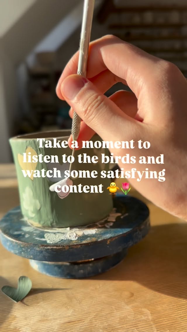 ✨spring is so close we can hear it✨
✨we are enjoying nature coming back to life, slowly but surely. We have a new workshop making stencil slip decorated mug, starting this sunday, which is the perfect spring activity!✨
✨join us @wiperandtruetaproom Saturday 12-2.30pm to enjoy a pint and make a handmade mug✨
✨tickets via @say.yuup more info on pottymouthworkahop.com✨