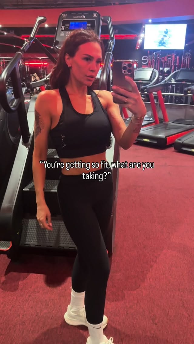 “You’re getting so fit, what are you taking?”
Honestly?
Nothing magic.
Just:
✔ Showing up when I’m tired
✔ Training even on low sleep
✔ Eating better most of the time
✔ Being consistent when motivation isn’t there
No shortcuts.
Just discipline.
And if a busy mum like me can do it… so can you.
DM me COACHING if you’re ready to start 🤍
#busymumfitness #fatlosscoach #strongmums #onlinefemalecoach #fitnesscoach