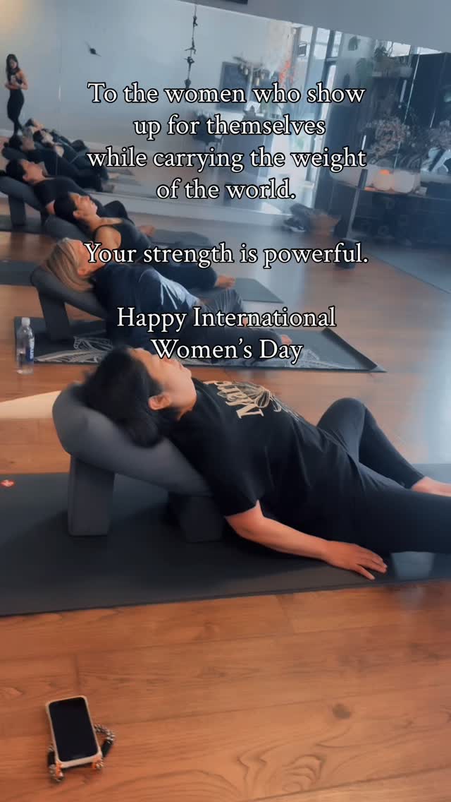 Today we celebrate the incredible women who walk through the doors of OASIS and choose to show up for themselves.
These are the women who are juggling careers, families, responsibilities, and the endless demands of life. Yet they still carve out time to care for their bodies, their health, and their spirit.
They show up tired.
They show up uncertain.
They show up after long days and early mornings.
And still they show up.
Not just to work out, but to reclaim their strength, their confidence, and their identity.
Every rep, every stretch, every breath is a quiet act of courage. A reminder that their health matters. Their happiness matters. Their journey matters.
Watching these women grow stronger in their bodies and more confident in who they are is one of the greatest honors of my life.
To all the women doing the work behind the scenes while holding the world together around them, you inspire me every single day.
Happy International Women’s Day to the powerful women of this community. You are strong, resilient, and absolutely unstoppable.
@svveetsavvy
@brin0290
@jen_nuine
@sumerledavis
@suzpinheiro
@jennyyyjiiii
@kdiquisto
@anjuhleen
@fitness.qb
@shaejaqueline
@jesswweimer
#internationalwomensday #loveourclients #womenempowerwomen #womenownedsmallbusiness